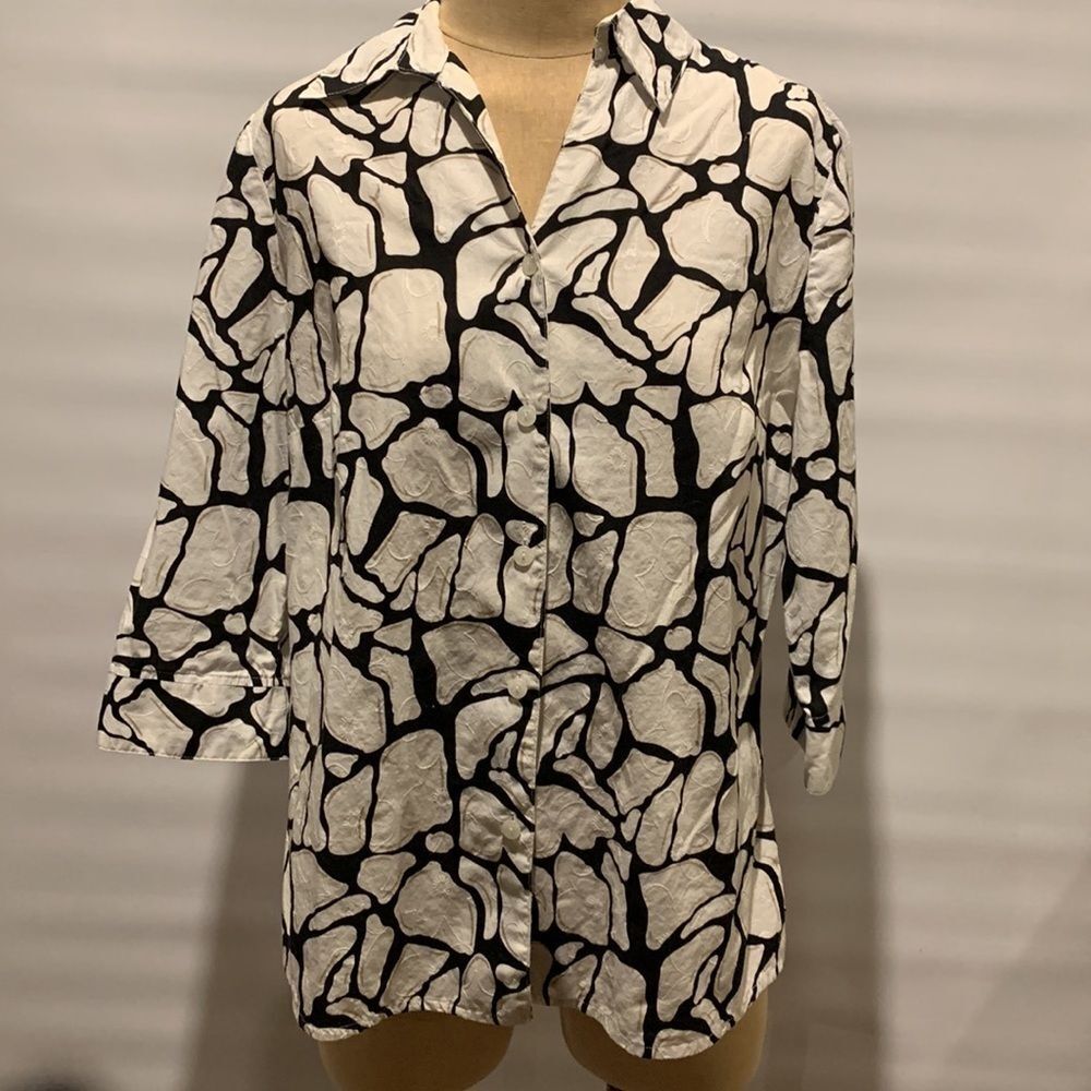 Alia black and white print top, size 10